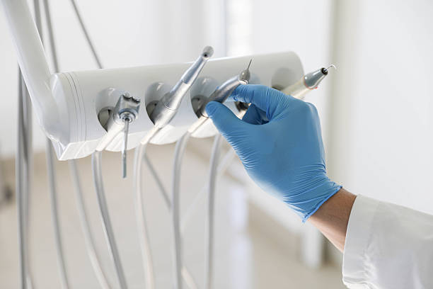 Professional Teeth Whitening technician working in Round Lake Beach, IL